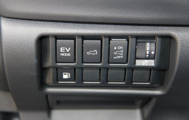 Used 2025 Subaru Forester Limited AWD/4WD image 31