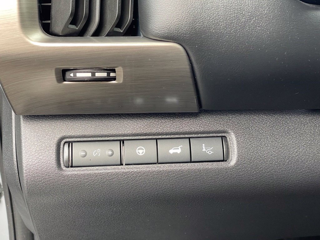 Certified 2025 Nissan Pathfinder Platinum AWD/4WD image 16