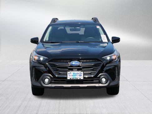 Certified 2025 Subaru Outback Onyx Edition w/ Tech Package 3 AWD/4WD image 2