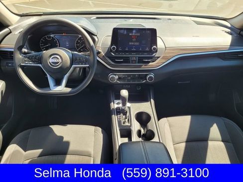 Used 2025 Nissan Altima 2.5 SV image 9