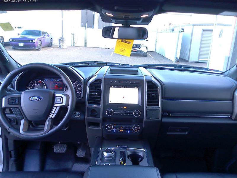 Used 2019 Ford Expedition XLT w/ Equipment Group 202A AWD/4WD image 13