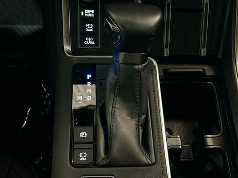 Used 2024 Lexus GX 550 AWD/4WD image 13