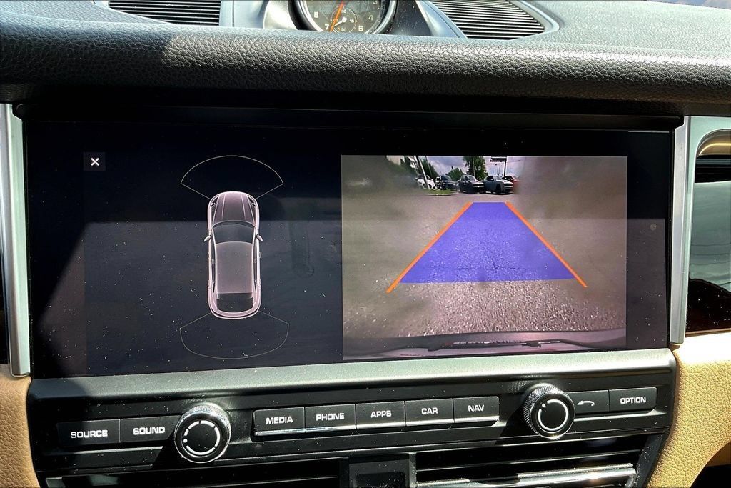 Used 2019 Porsche Macan w/ Premium Package Plus AWD/4WD image 14