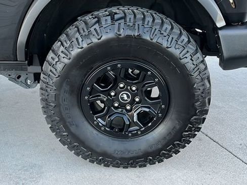 Used 2024 Ford Bronco Wildtrak image 23