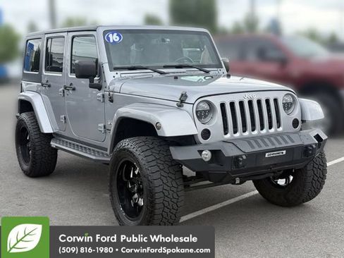 Used 2016 Jeep Wrangler Unlimited Sahara w/ Connectivity Group AWD/4WD image 1