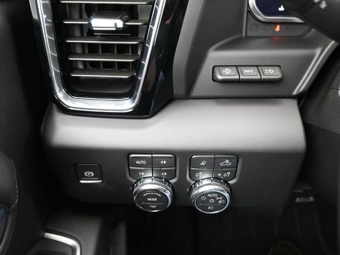 New 2026 GMC Sierra 3500 Denali w/ Denali Reserve Package image 23