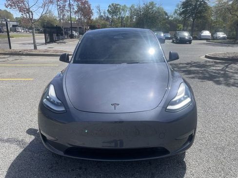 Used 2021 Tesla Model Y Standard Range image 2