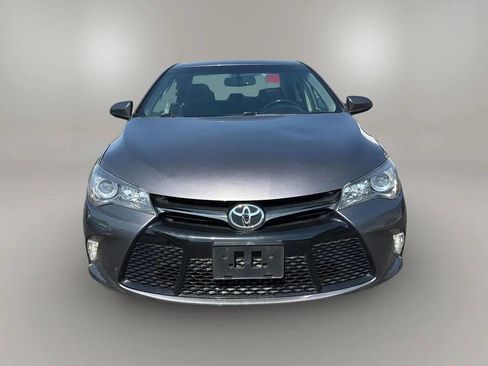 Used 2017 Toyota Camry XSE w/ Moonroof Package FWD image 2