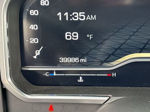 Used 2022 GMC Sierra 1500 AT4 w/ Technology Package image 12