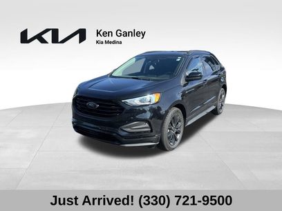 Used 2022 Ford Edge SE w/ Black Appearance Package