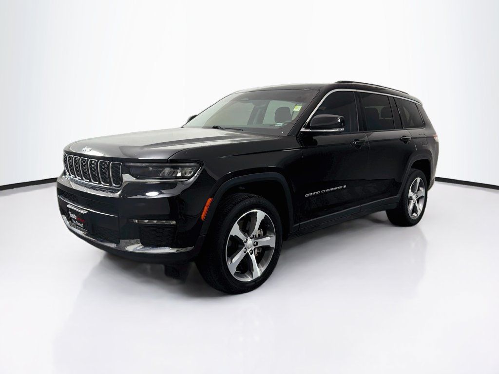 Used 2023 Jeep Grand Cherokee L Limited w/ Trailer Tow Group (B) AWD/4WD image 3
