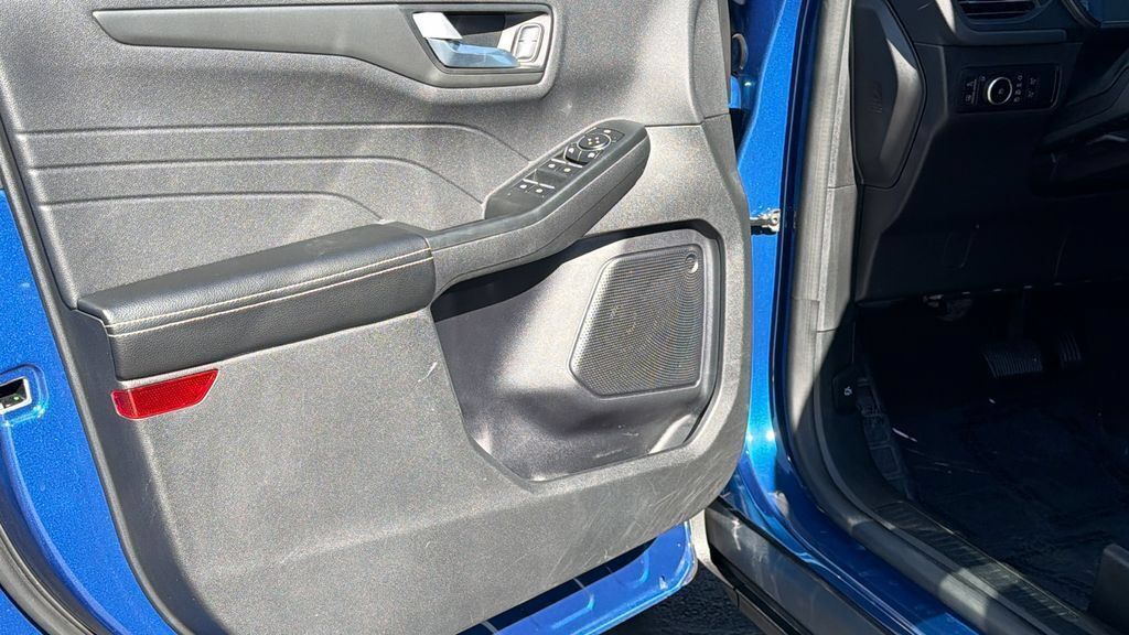 Used 2023 Ford Escape SE FWD image 23
