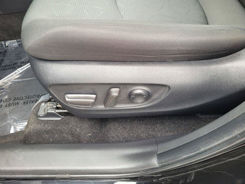 Used 2024 Toyota RAV4 XLE AWD/4WD image 20