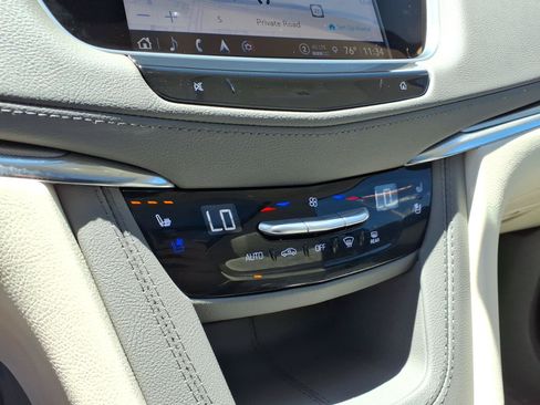Certified 2023 Cadillac XT5 Premium Luxury AWD/4WD image 31