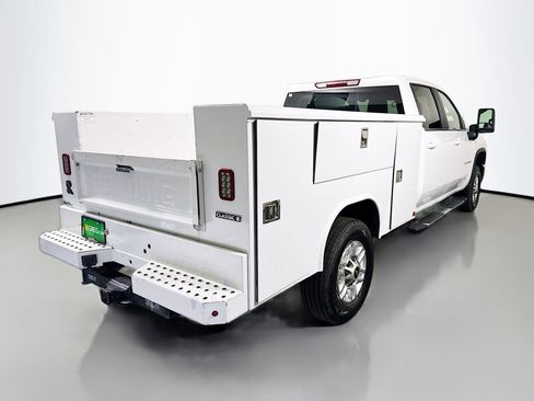 Used 2024 Chevrolet Silverado 2500 LT w/ Convenience Package image 10