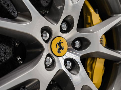 Used 2014 Ferrari California image 37