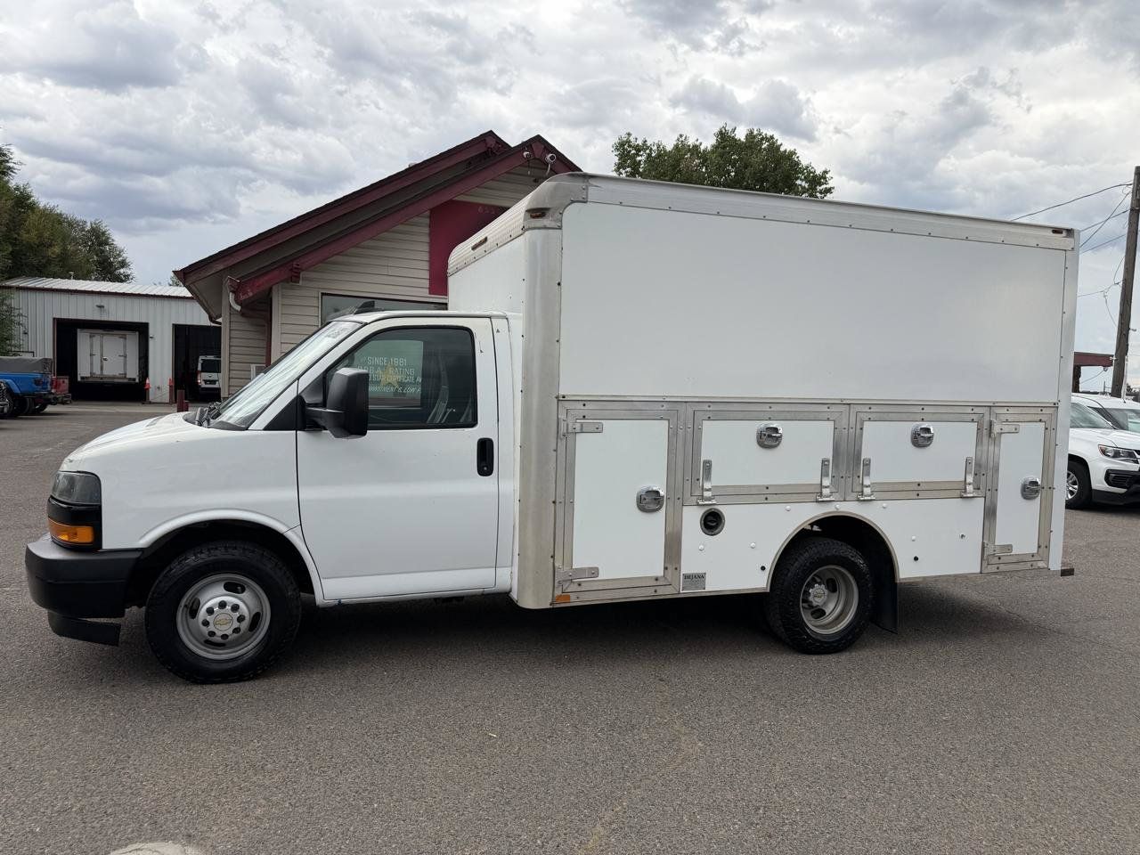 Used 2020 Chevrolet Express 3500 w/ Power Convenience Package RWD image 5