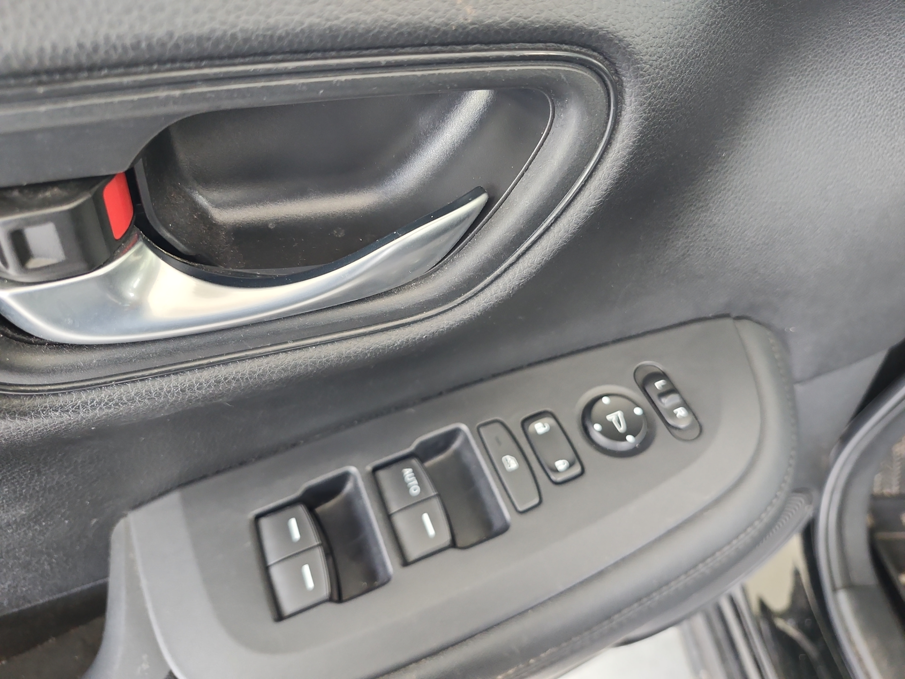 Used 2024 Honda HR-V LX image 16