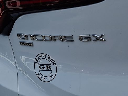 Used 2025 Buick Encore GX Sport Touring w/ Advanced Technology Package AWD/4WD image 30
