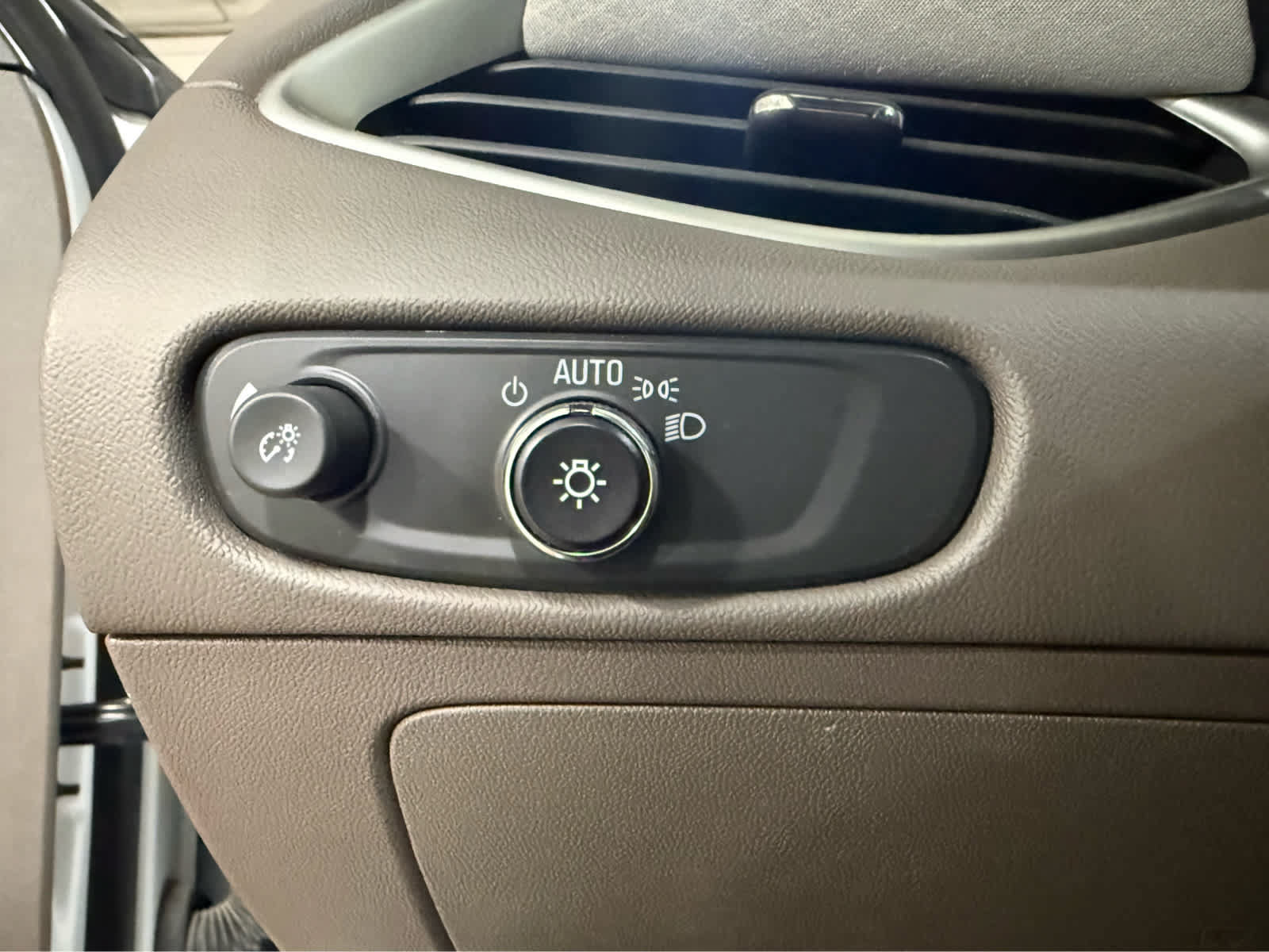 Used 2022 Chevrolet Malibu LS FWD image 24