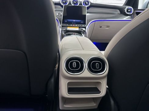 Used 2026 Mercedes-Benz GLC 300 image 23