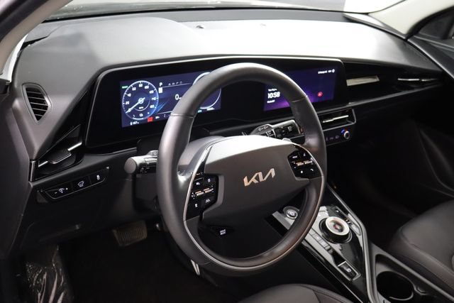 Certified 2023 Kia Niro Wind w/ Wind Preserve Package FWD image 18