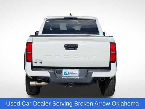 Used 2024 Toyota Tacoma TRD Off-Road image 6