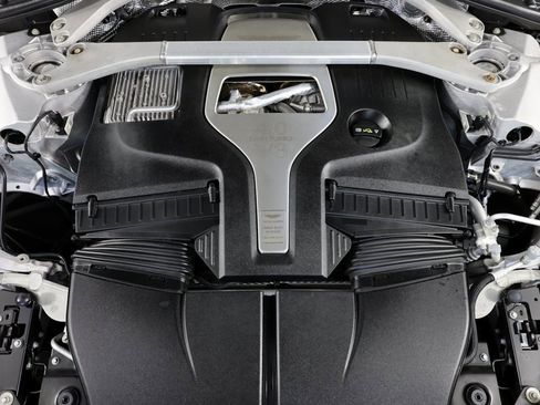 Used 2021 Aston Martin DBX image 36