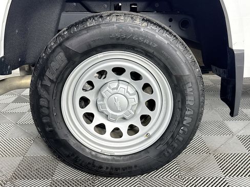 Used 2024 Chevrolet Colorado W/T image 32