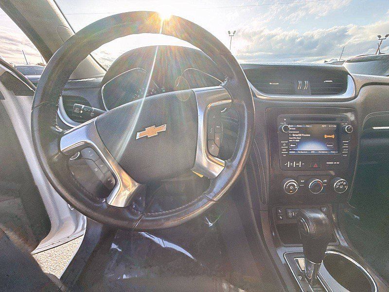 Used 2017 Chevrolet Traverse LT FWD image 12
