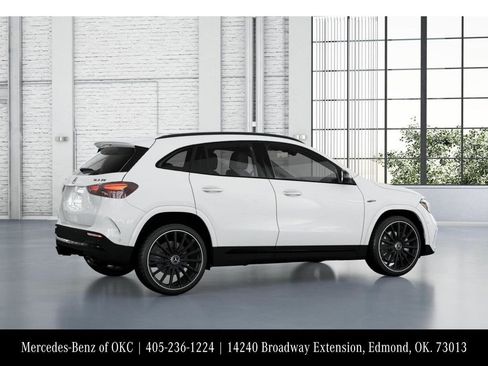New 2026 Mercedes-Benz GLA 35 AMG 4MATIC image 19