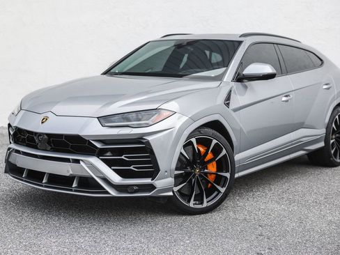 Used 2020 Lamborghini Urus AWD/4WD image 9