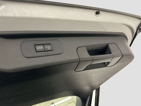 Used 2025 Toyota Grand Highlander AWD image 32