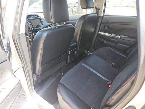 Used 2025 Mitsubishi Outlander Sport SE AWD/4WD image 28