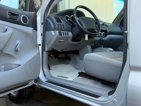 Used 2006 Toyota Tacoma 2WD Regular Cab image 4