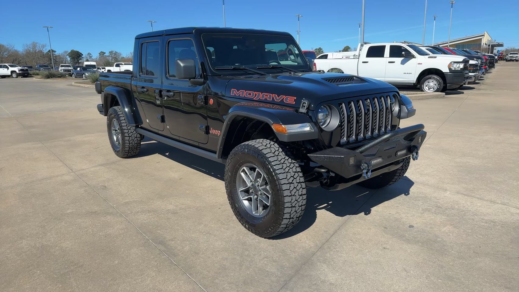 Used 2025 Jeep Gladiator Mojave AWD/4WD image 2