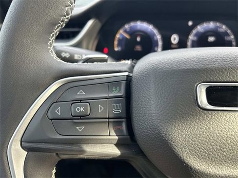New 2025 Jeep Grand Cherokee Altitude image 6