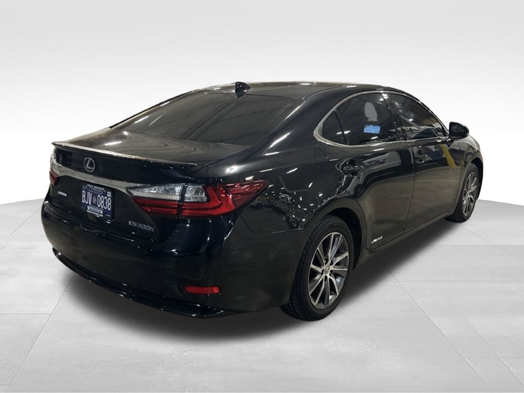 Used 2016 Lexus ES 300h w/ Luxury Package w/Wood Trim FWD image 7