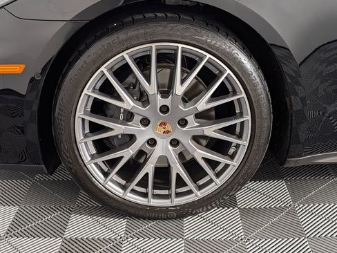 Certified 2025 Porsche Panamera image 11