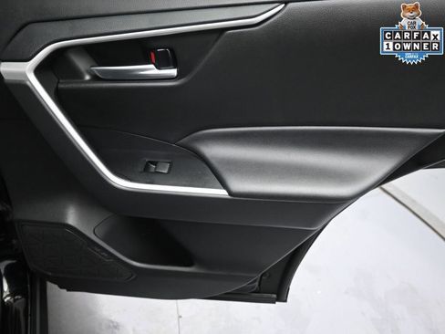 Used 2021 Toyota RAV4 XLE w/ Convenience Package image 26