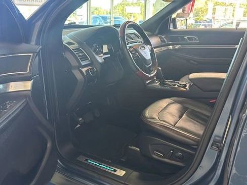 Used 2018 Ford Explorer Sport w/ Equipment Group 401A image 9