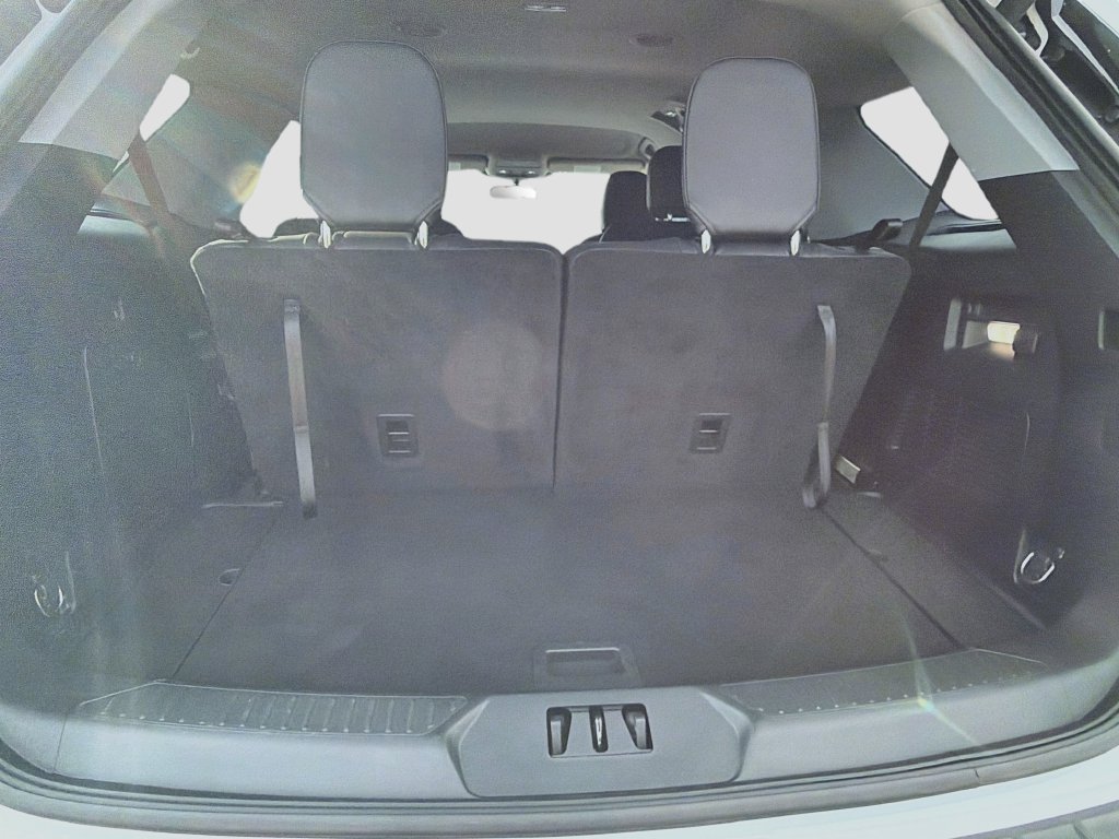 Used 2022 Ford Explorer XLT w/ Equipment Group 202A AWD/4WD image 27