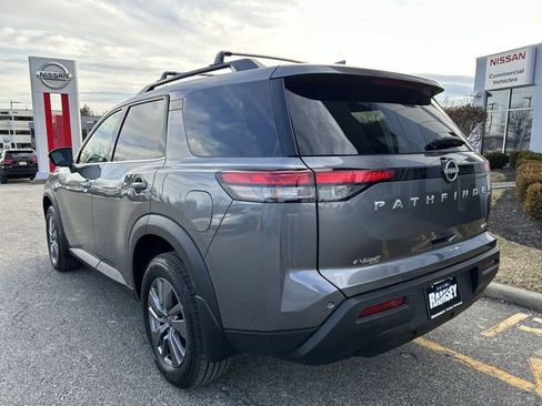 Certified 2025 Nissan Pathfinder SV AWD/4WD image 6