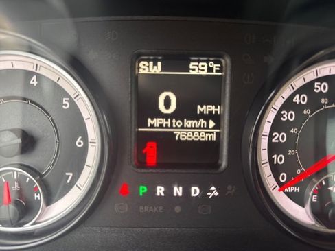 Used 2018 RAM 1500 Express w/ Express Value Package image 26