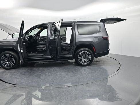 Used 2024 Jeep Wagoneer Series II image 58