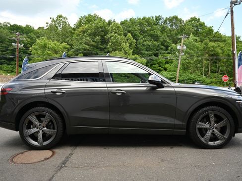 Used 2023 Genesis GV70 2.5T w/ Sport Prestige Package AWD/4WD image 9