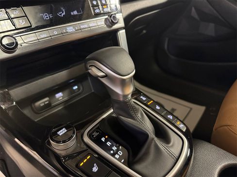 Certified 2025 Kia Seltos EX w/ EX Sunroof Package image 21