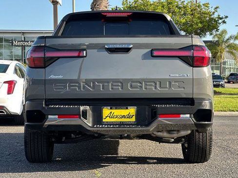 Certified 2025 Hyundai Santa Cruz Limited image 5
