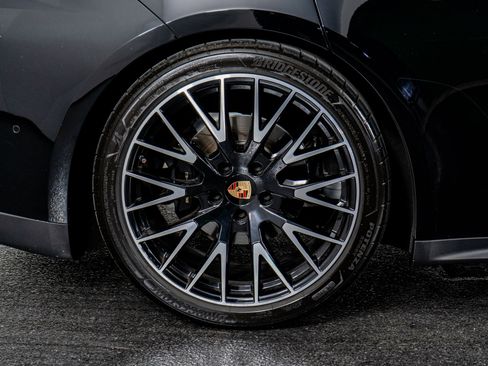 Used 2025 Porsche Panamera 4 image 9