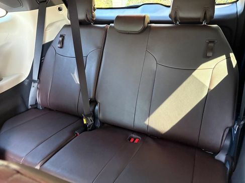 Used 2024 Toyota Sienna Platinum AWD/4WD image 12
